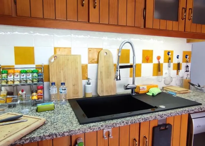 Kyrios Family 5p With Private Pool וילה